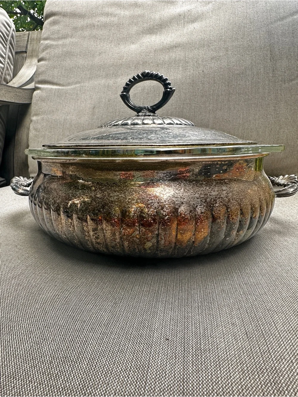 PYREX 024 Casserole 2 1/2 Qt With Silver Plate Cradle And Lid Vintage Antique